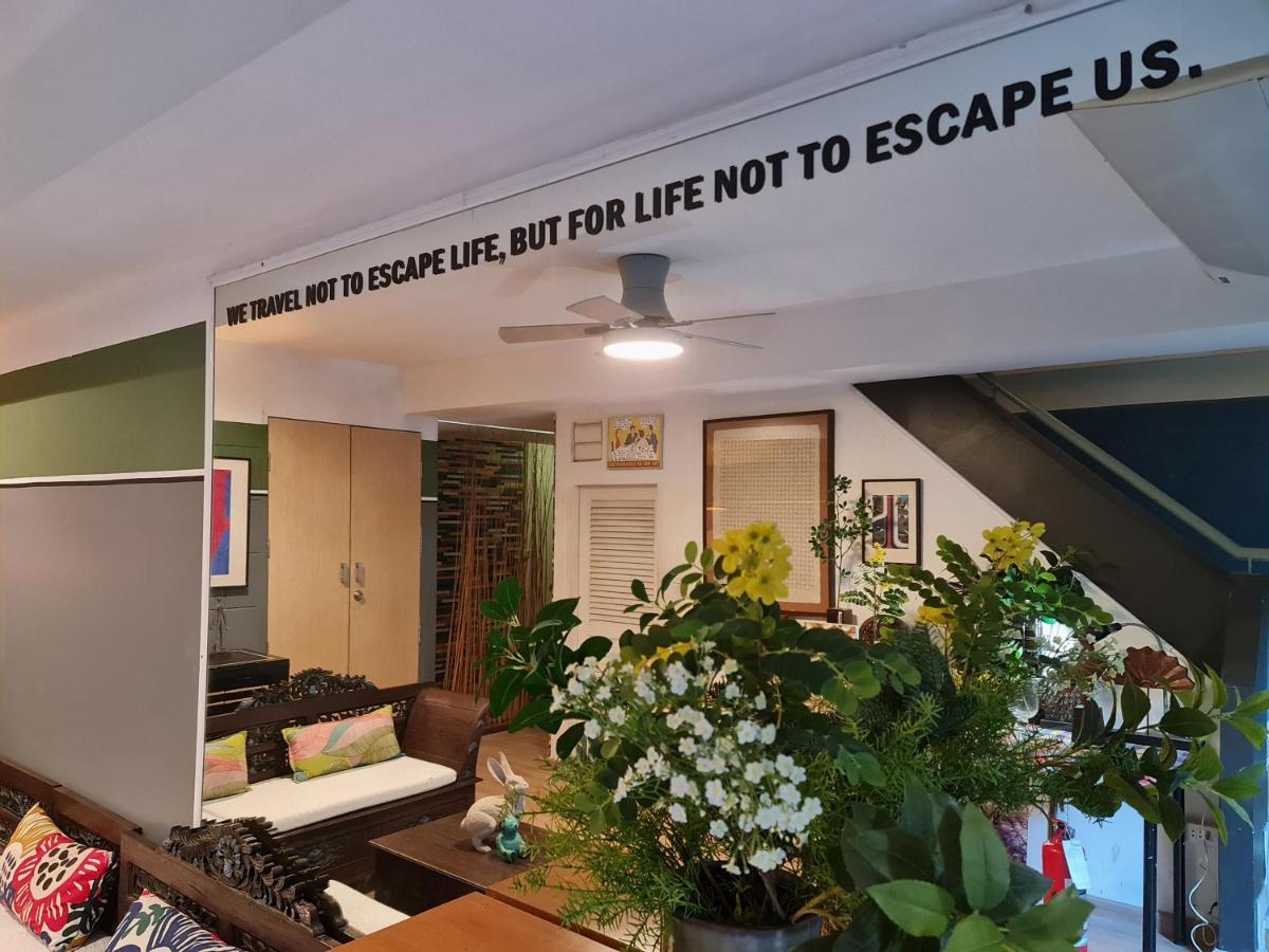Somewhere To Escape - Hometel بانكوك المظهر الخارجي الصورة