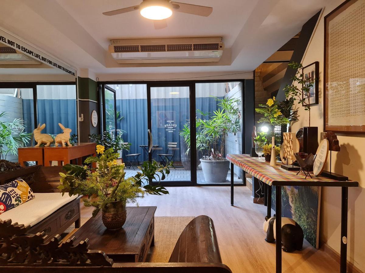 Somewhere To Escape - Hometel بانكوك المظهر الخارجي الصورة